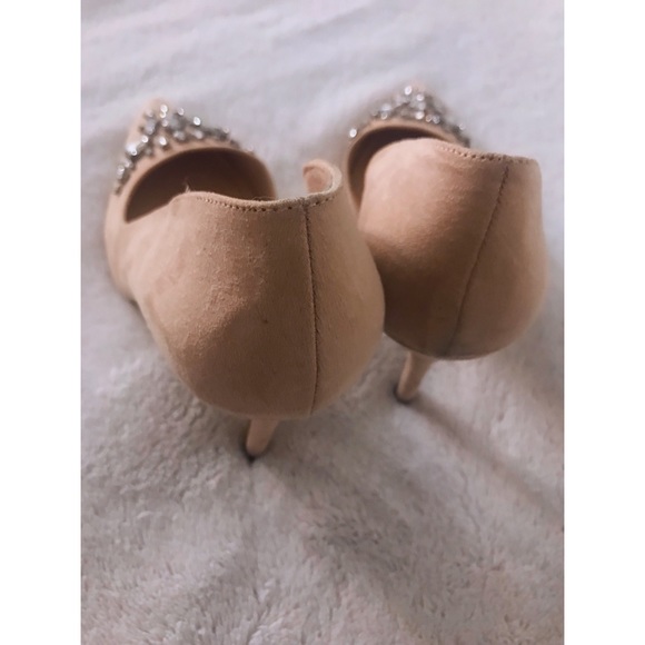 SALE‼️  LIKE NEW Tan Jeweled Heels - Picture 4 of 5
